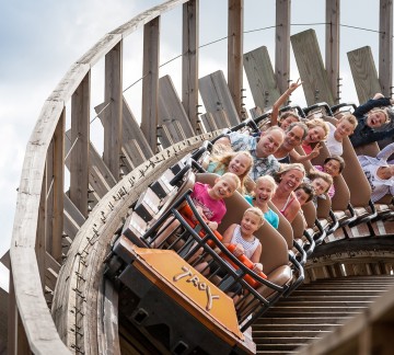 Attractiepark Toverland achtbanen.jpg