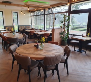 Restaurant Branie tafels