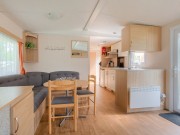 huurcaravan woonkamer heldense bossen