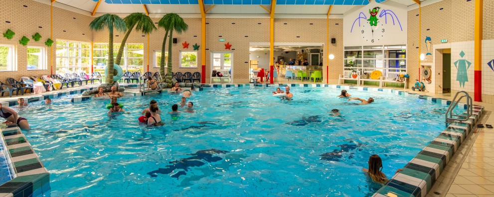 Zwembad overdekt heldense bossen Zwembad overdekt heldense bossen